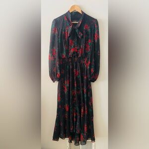 Lauren Ralph Lauren Floral Georgette Tie-Neck Dress size 8
Black labels